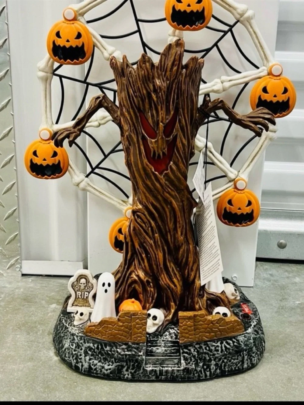 NWT Viral 2026  Halloween spooky light up musical pumpkin Ferris wheel